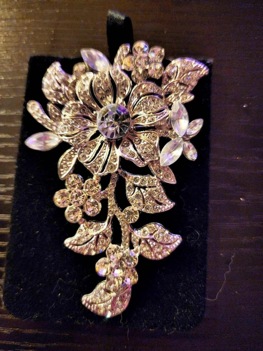 Floral Rhinestone Brooch in Silver & Clear